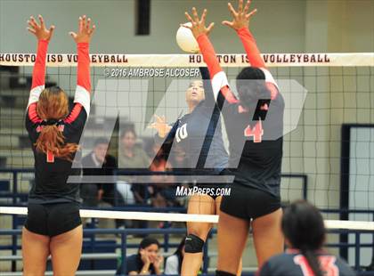 Thumbnail 2 in Bellaire @ Lamar photogallery.