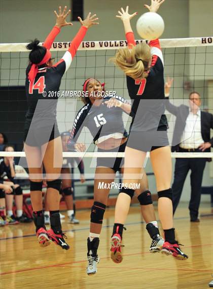 Thumbnail 3 in Bellaire @ Lamar photogallery.