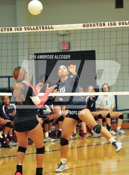 Thumbnail 3 in Bellaire @ Lamar photogallery.