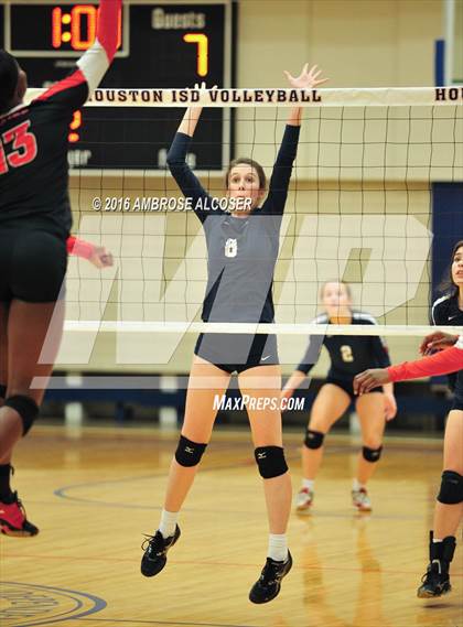 Thumbnail 2 in Bellaire @ Lamar photogallery.