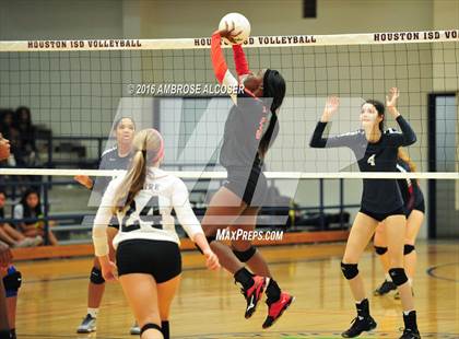Thumbnail 3 in Bellaire @ Lamar photogallery.