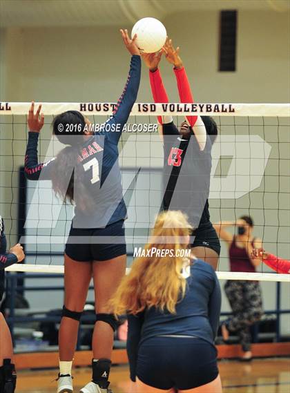 Thumbnail 2 in Bellaire @ Lamar photogallery.