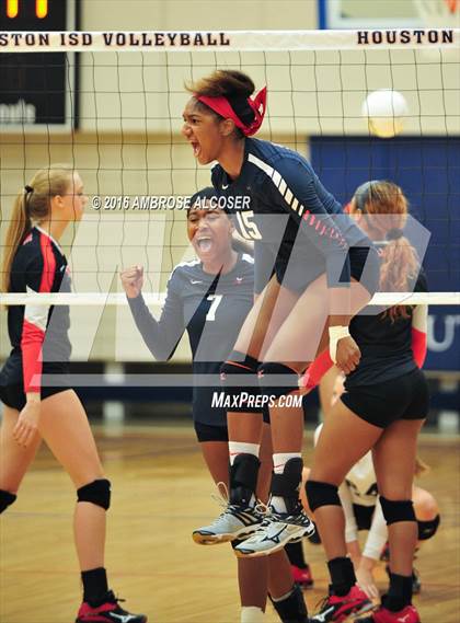 Thumbnail 3 in Bellaire @ Lamar photogallery.