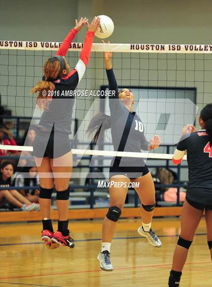 Thumbnail 2 in Bellaire @ Lamar photogallery.