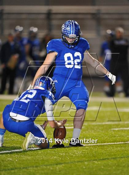 Thumbnail 2 in Gunter vs. Arp (UIL 3A Division 2 Region 2 Area) photogallery.