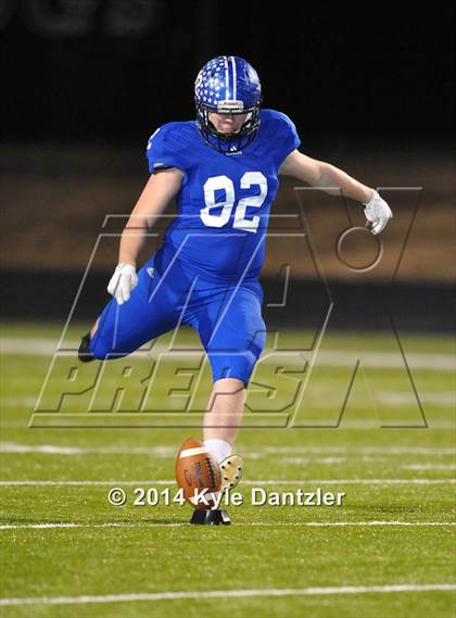 Thumbnail 3 in Gunter vs. Arp (UIL 3A Division 2 Region 2 Area) photogallery.
