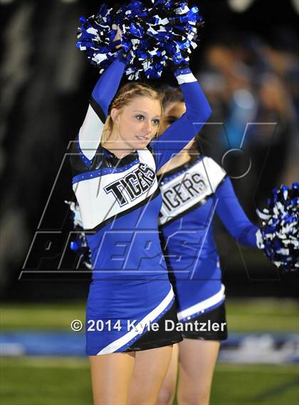 Thumbnail 3 in Gunter vs. Arp (UIL 3A Division 2 Region 2 Area) photogallery.