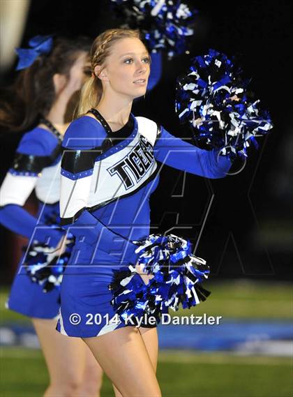 Thumbnail 1 in Gunter vs. Arp (UIL 3A Division 2 Region 2 Area) photogallery.
