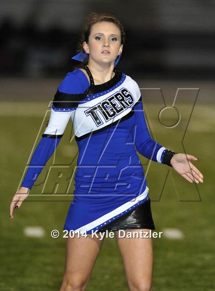 Thumbnail 1 in Gunter vs. Arp (UIL 3A Division 2 Region 2 Area) photogallery.
