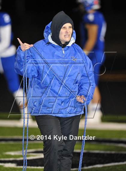 Thumbnail 3 in Gunter vs. Arp (UIL 3A Division 2 Region 2 Area) photogallery.