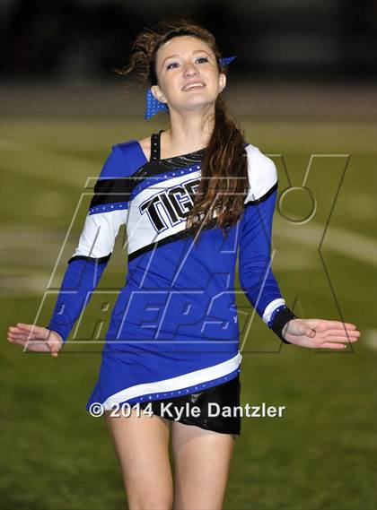 Thumbnail 2 in Gunter vs. Arp (UIL 3A Division 2 Region 2 Area) photogallery.