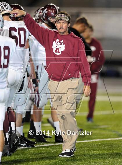 Thumbnail 3 in Gunter vs. Arp (UIL 3A Division 2 Region 2 Area) photogallery.