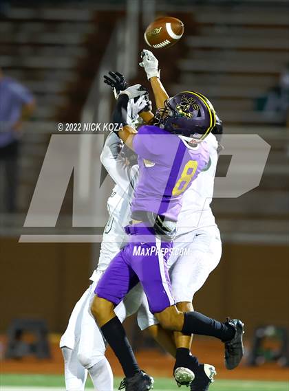 Thumbnail 3 in Lynwood vs. Cabrillo photogallery.