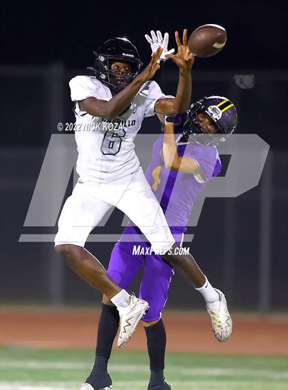 Thumbnail 1 in Lynwood vs. Cabrillo photogallery.