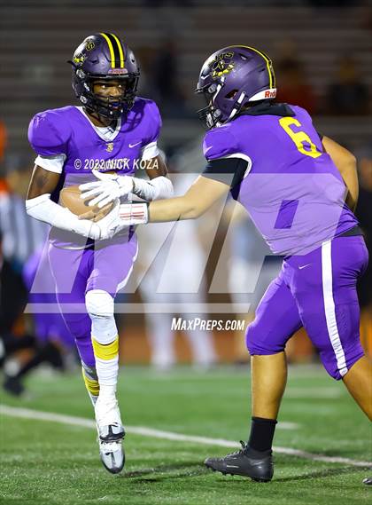 Thumbnail 3 in Lynwood vs. Cabrillo photogallery.