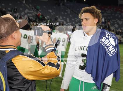 Thumbnail 1 in Carlsbad vs. Lincoln (CIF SDS Open Division Final) photogallery.