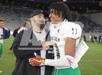 Thumbnail 2 in Carlsbad vs. Lincoln (CIF SDS Open Division Final) photogallery.