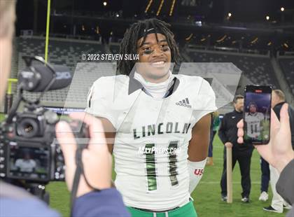 Thumbnail 3 in Carlsbad vs. Lincoln (CIF SDS Open Division Final) photogallery.