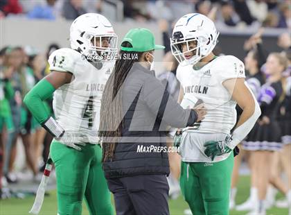 Thumbnail 2 in Carlsbad vs. Lincoln (CIF SDS Open Division Final) photogallery.
