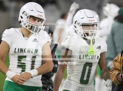 Thumbnail 3 in Carlsbad vs. Lincoln (CIF SDS Open Division Final) photogallery.