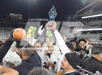 Thumbnail 3 in Carlsbad vs. Lincoln (CIF SDS Open Division Final) photogallery.