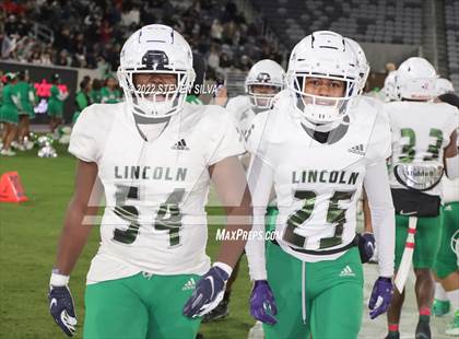 Thumbnail 3 in Carlsbad vs. Lincoln (CIF SDS Open Division Final) photogallery.