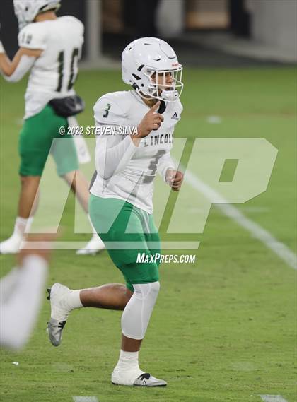 Thumbnail 1 in Carlsbad vs. Lincoln (CIF SDS Open Division Final) photogallery.