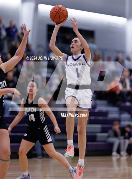 Thumbnail 1 in Pella @ Norwalk photogallery.