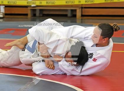 Thumbnail 2 in Waiakea Tournament photogallery.