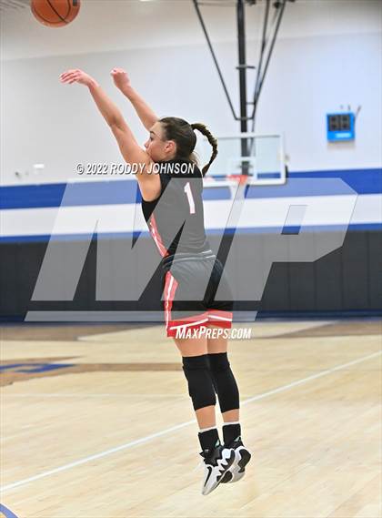 Thumbnail 2 in Mansfield vs Memorial (McDonald's Texas Invitational) photogallery.