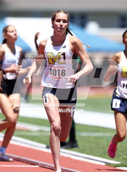 Thumbnail 1 in VHSL State Championships 5&6 (4 x 800) photogallery.
