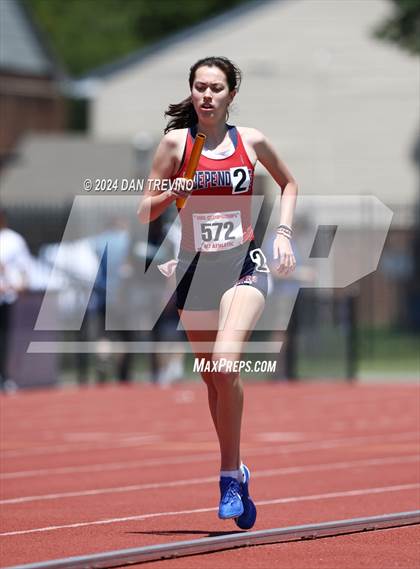 Thumbnail 1 in VHSL State Championships 5&6 (4 x 800) photogallery.