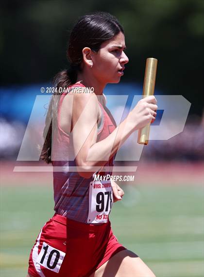 Thumbnail 3 in VHSL State Championships 5&6 (4 x 800) photogallery.