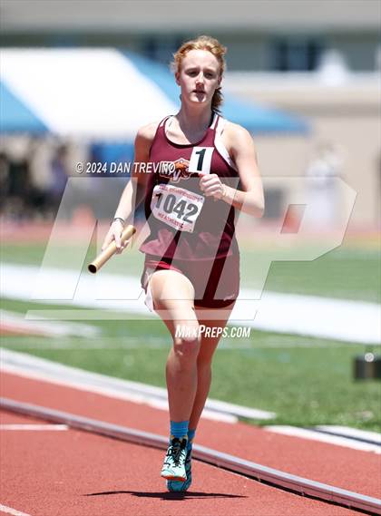 Thumbnail 2 in VHSL State Championships 5&6 (4 x 800) photogallery.