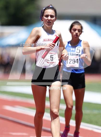 Thumbnail 3 in VHSL State Championships 5&6 (4 x 800) photogallery.