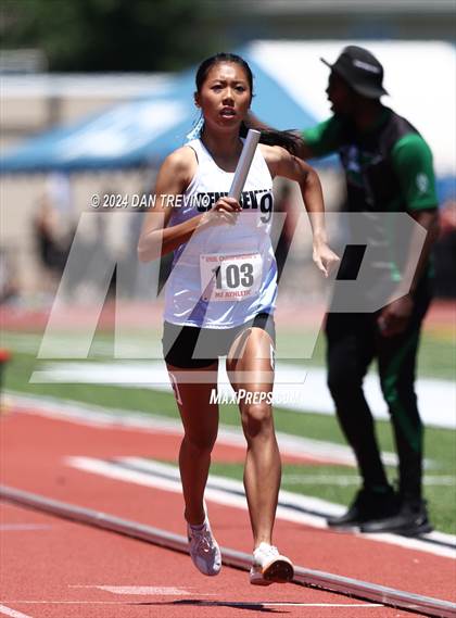Thumbnail 1 in VHSL State Championships 5&6 (4 x 800) photogallery.