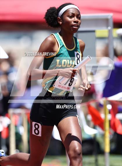 Thumbnail 3 in VHSL State Championships 5&6 (4 x 800) photogallery.
