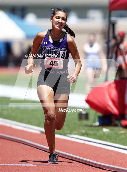 Thumbnail 1 in VHSL State Championships 5&6 (4 x 800) photogallery.