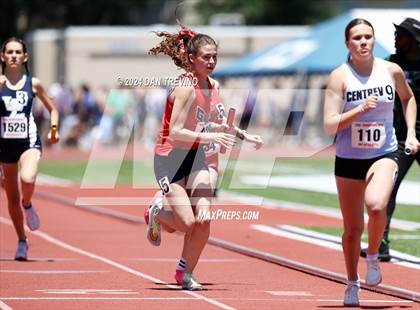 Thumbnail 3 in VHSL State Championships 5&6 (4 x 800) photogallery.