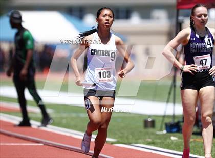 Thumbnail 2 in VHSL State Championships 5&6 (4 x 800) photogallery.