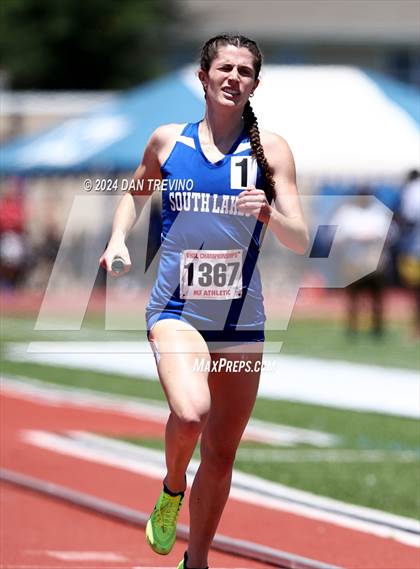 Thumbnail 2 in VHSL State Championships 5&6 (4 x 800) photogallery.