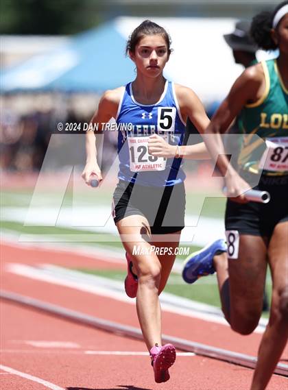 Thumbnail 2 in VHSL State Championships 5&6 (4 x 800) photogallery.