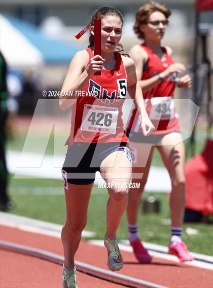 Thumbnail 1 in VHSL State Championships 5&6 (4 x 800) photogallery.