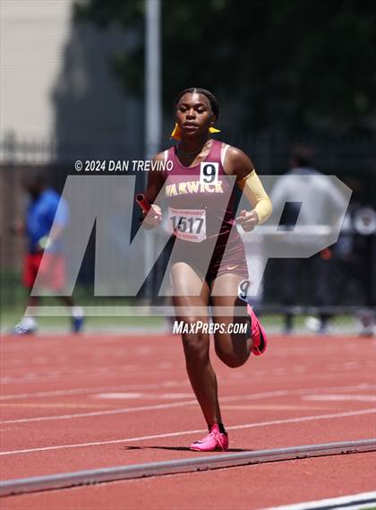 Thumbnail 2 in VHSL State Championships 5&6 (4 x 800) photogallery.