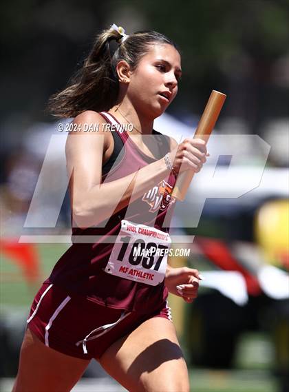 Thumbnail 3 in VHSL State Championships 5&6 (4 x 800) photogallery.
