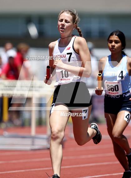 Thumbnail 2 in VHSL State Championships 5&6 (4 x 800) photogallery.