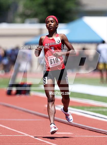 Thumbnail 1 in VHSL State Championships 5&6 (4 x 800) photogallery.