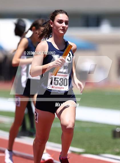Thumbnail 2 in VHSL State Championships 5&6 (4 x 800) photogallery.
