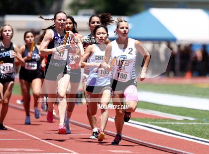 Thumbnail 1 in VHSL State Championships 5&6 (4 x 800) photogallery.