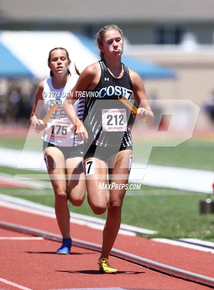 Thumbnail 2 in VHSL State Championships 5&6 (4 x 800) photogallery.